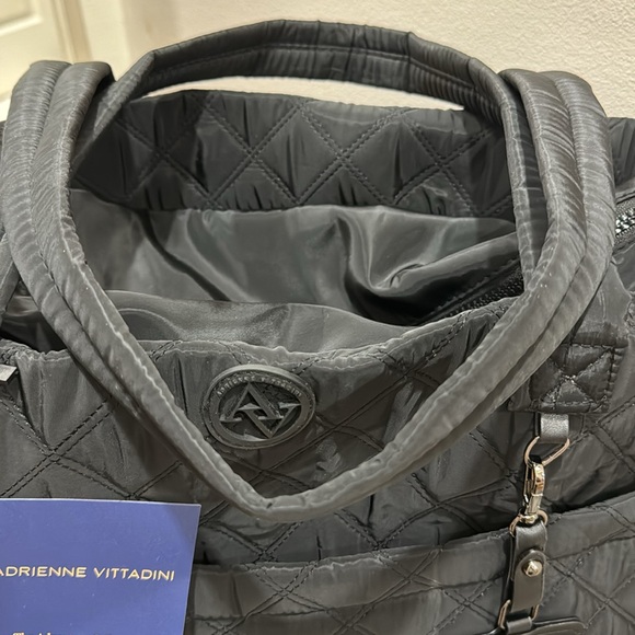 Adrienne Vittadini Quilted NylonDuffel Bag W/Luggage Tag. 13” X 21” - Picture 9 of 11